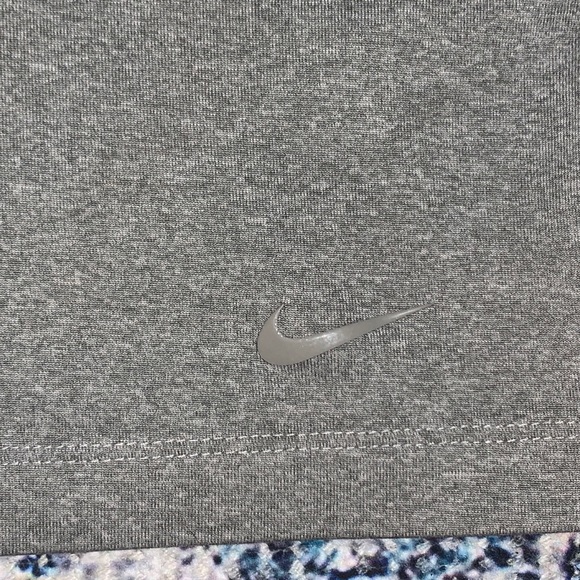 NIKE Dri-fit tank size S - Picture 6 of 7